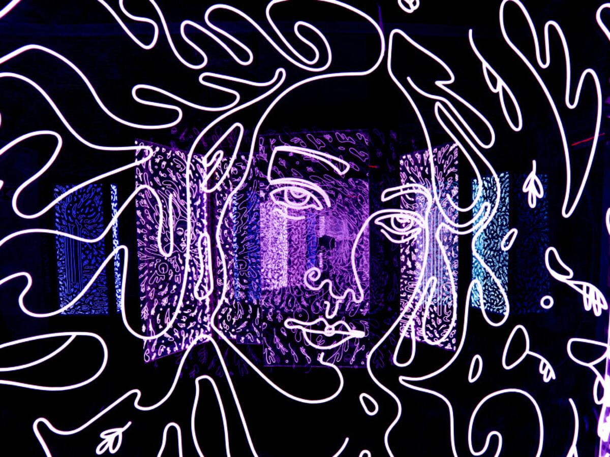 7_Labirinto Donna Tra le Foglie